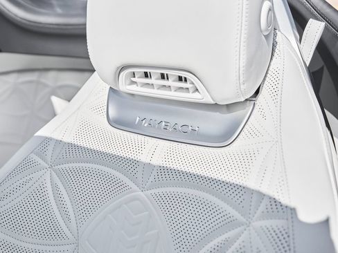 Used 2026 Mercedes-Benz Maybach SL 680 image 51