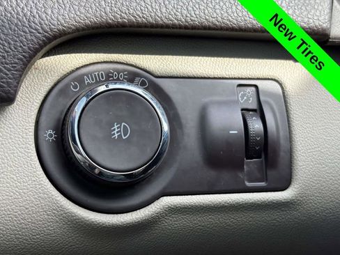 Used 2017 Buick Regal Sport Touring image 11