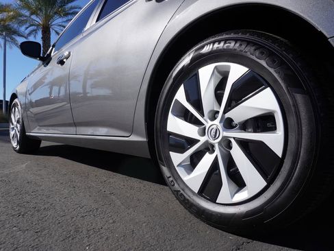 Certified 2025 Nissan Altima 2.5 S image 6