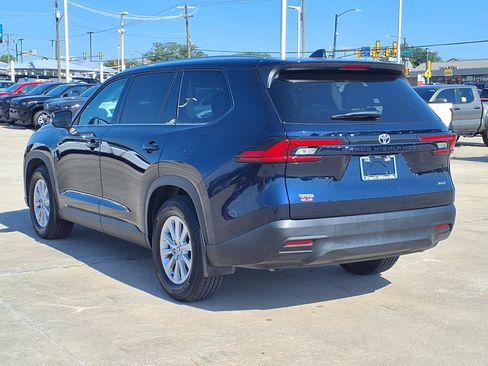 Used 2025 Toyota Grand Highlander FWD image 7