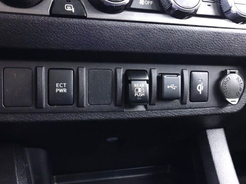 Used 2021 Toyota Tacoma TRD Off-Road image 22