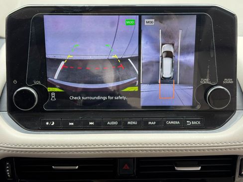 Used 2023 Nissan Rogue SL w/ SL Premium Package FWD image 26