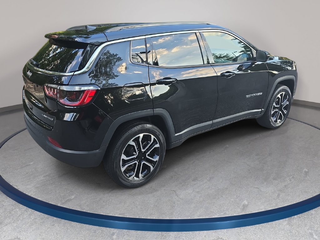 Used 2022 Jeep Compass Limited AWD/4WD image 5
