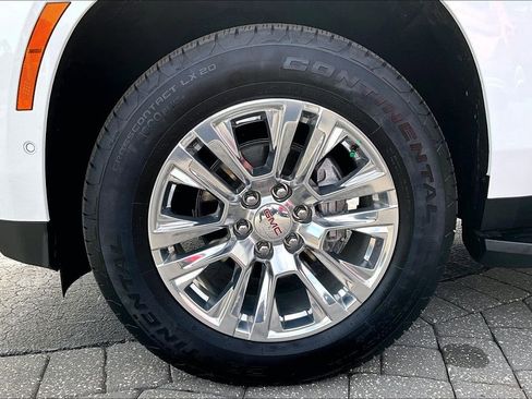Used 2025 GMC Yukon XL Denali image 34