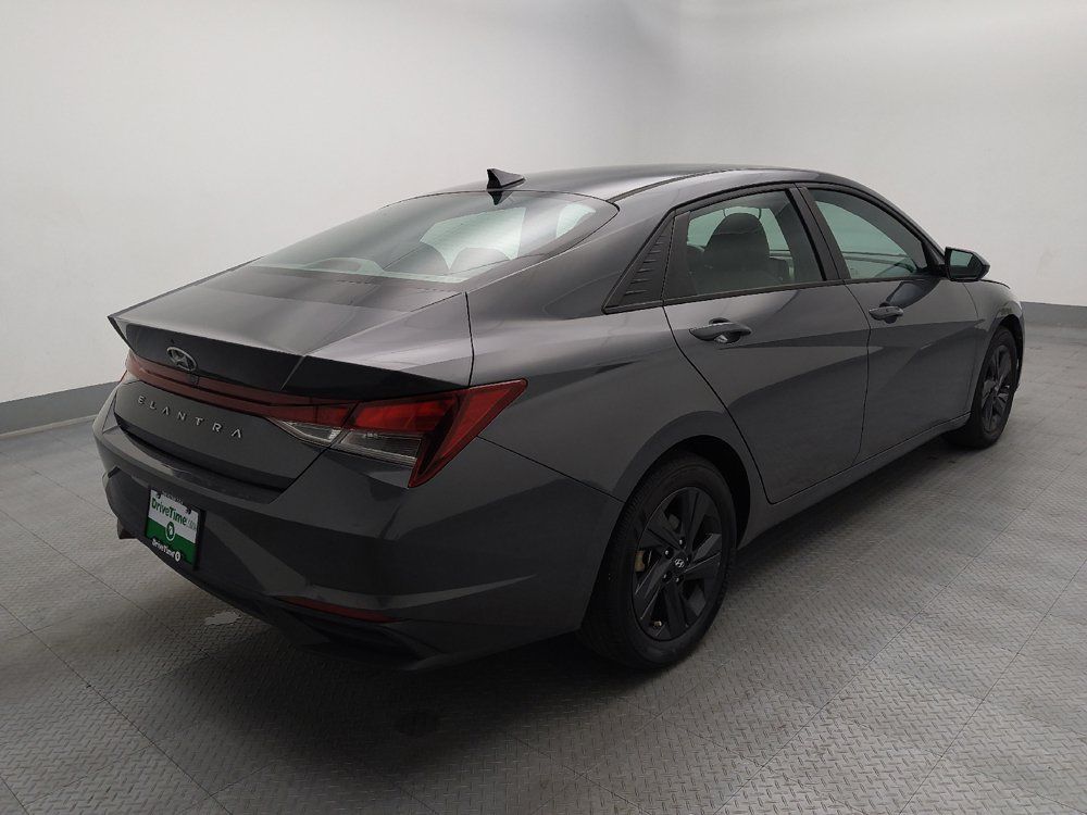 Used 2023 Hyundai Elantra SEL w/ Cargo Package FWD image 9