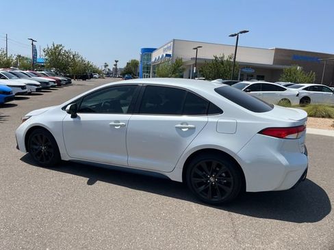 Used 2024 Toyota Corolla SE w/ Convenience Package FWD image 4