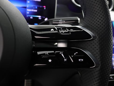 Certified 2026 Mercedes-Benz GLC 300 image 12