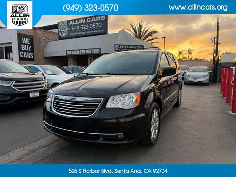 Used 2016 Chrysler Town & Country Touring w/ Driver Convenience Group FWD image 1
