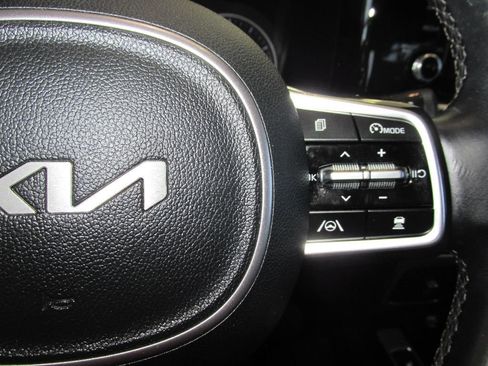 Used 2022 Kia Sorento SX image 17