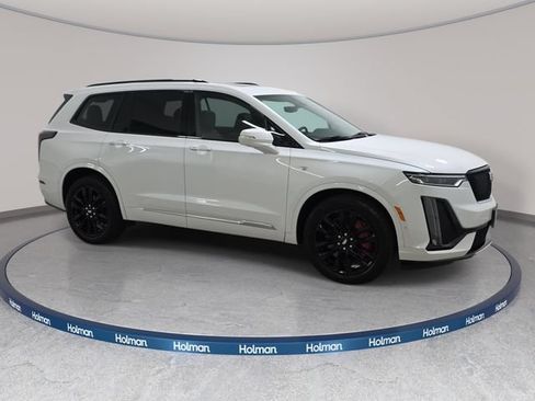 Used 2024 Cadillac XT6 Sport w/ LPO, Onyx Lite Package AWD/4WD image 4