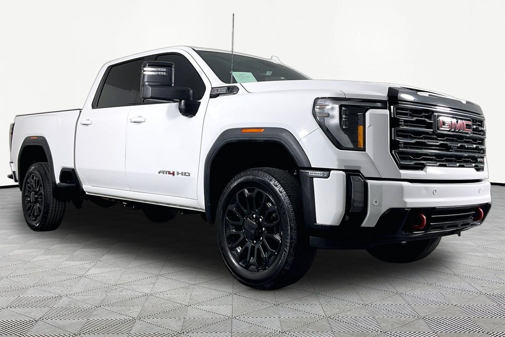 Used 2024 GMC Sierra 2500 AT4 w/ Technology Package AWD/4WD image 3