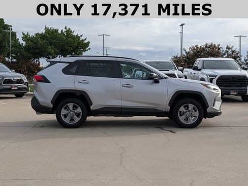 Used 2024 Toyota RAV4 LE AWD/4WD image 4