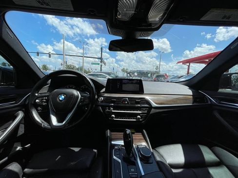 Used 2019 BMW 530i w/ Convenience Package RWD image 2