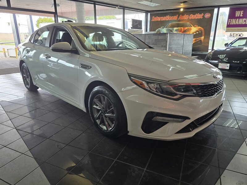 Used 2019 Kia Optima LX FWD image 3