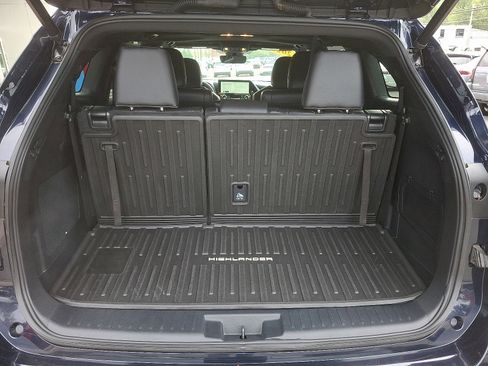 Used 2023 Toyota Highlander XSE image 29
