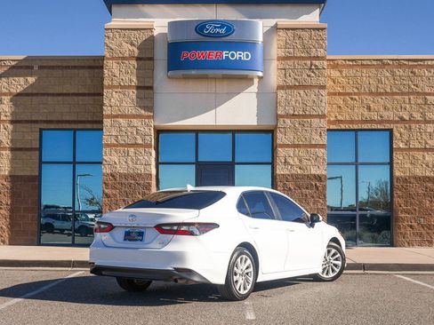 Used 2022 Toyota Camry LE image 6