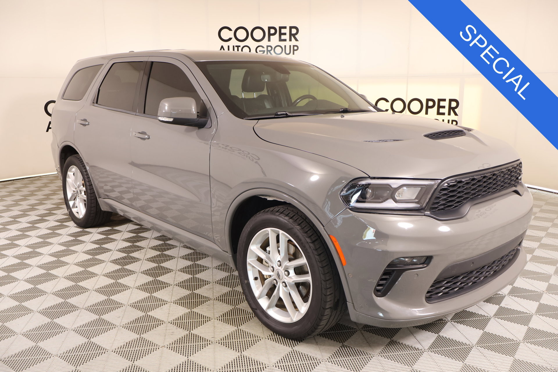 Used 2022 Dodge Durango R/T RWD image 1