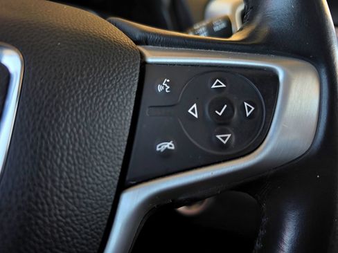 Used 2021 GMC Terrain SLE FWD image 25