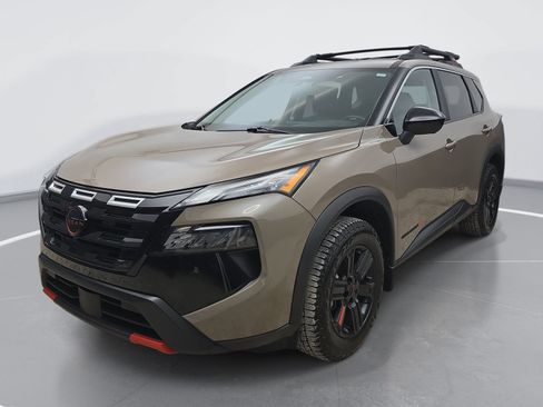 Used 2025 Nissan Rogue SV AWD/4WD image 8