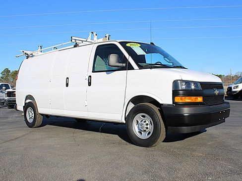 Used 2025 Chevrolet Express 2500 Extended w/ Communications Package image 3