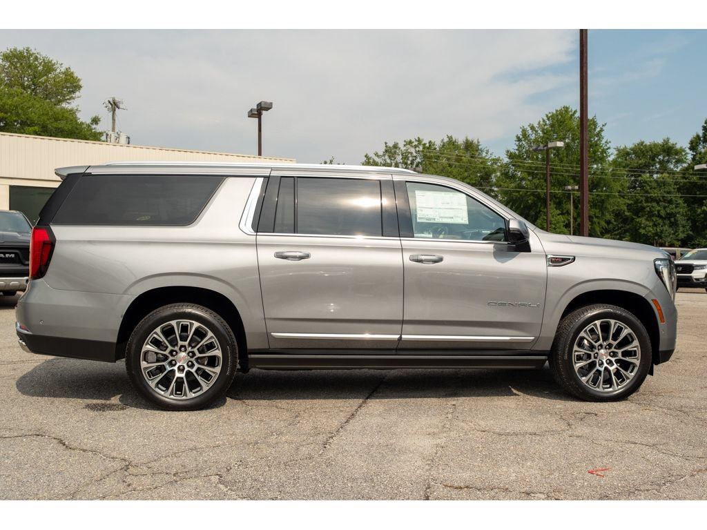 New 2026 GMC Yukon XL Denali w/ Denali Reserve Package AWD/4WD image 9