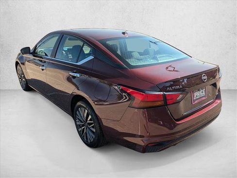 Used 2025 Nissan Altima 2.5 SV AWD/4WD image 7
