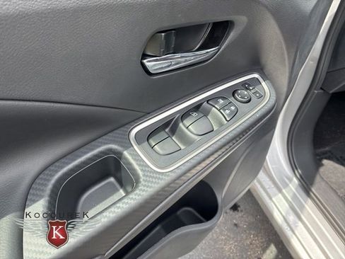 New 2025 Nissan Versa SR w/ Trunk Package image 11