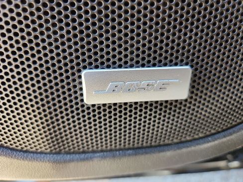 Used 2023 GMC Acadia SLT image 14