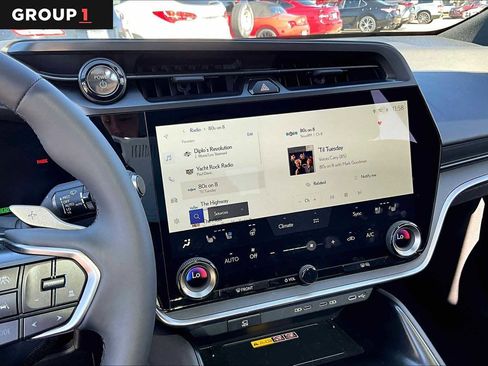 Used 2025 Lexus RZ 300e image 6