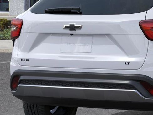 New 2026 Chevrolet Trax LT w/ Driver Confidence Package FWD image 14