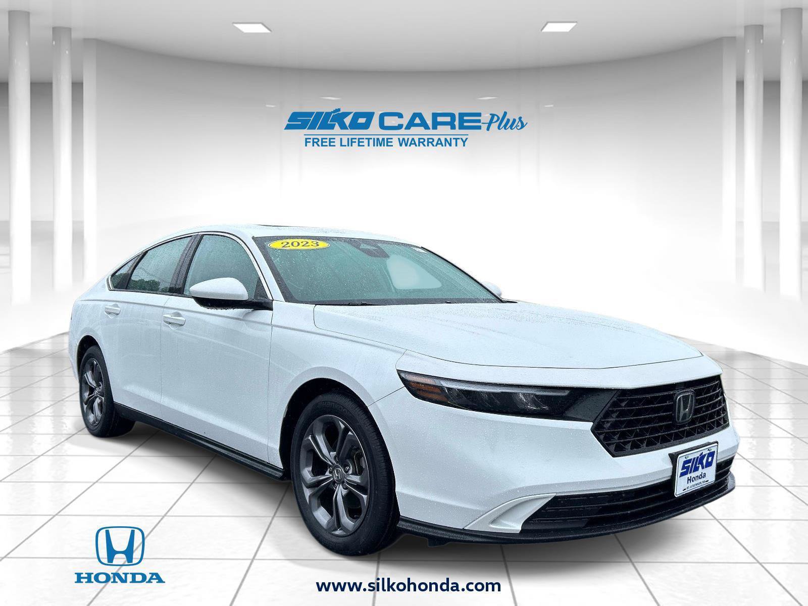 Used 2023 Honda Accord EX image 1