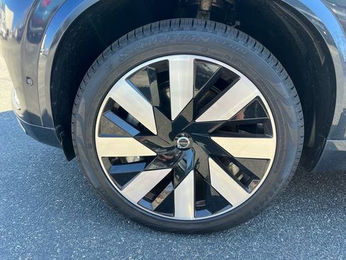 Certified 2023 Volvo XC90 T8 Ultimate AWD/4WD image 9