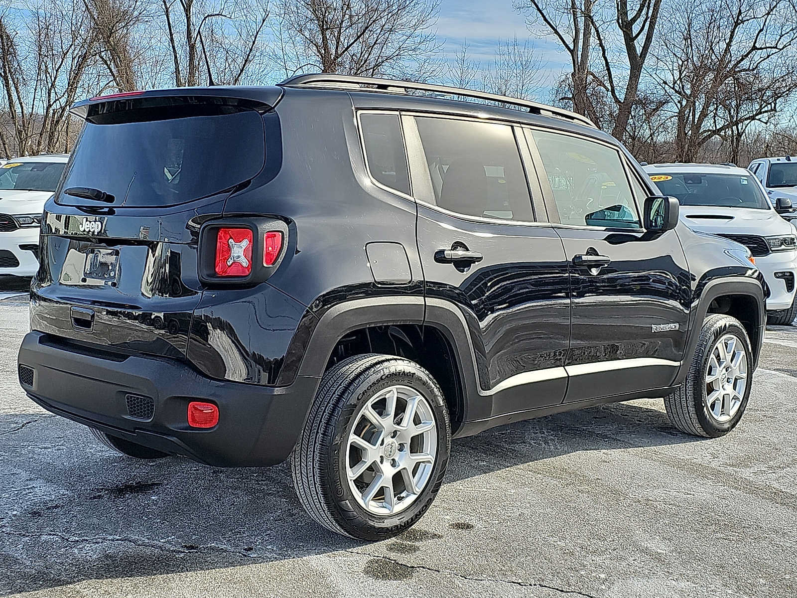 Certified 2023 Jeep Renegade Latitude w/ Sun/Sound Group AWD/4WD image 6