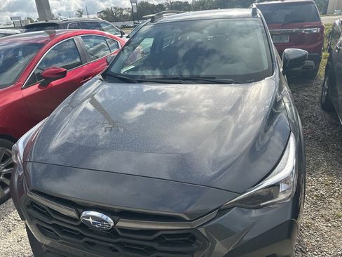 Used 2024 Subaru Crosstrek 2.0i Premium image 2