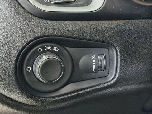 Used 2020 Jeep Renegade Sport FWD image 10