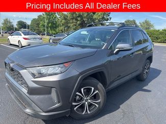 Used 2021 Toyota RAV4 LE AWD/4WD video 1