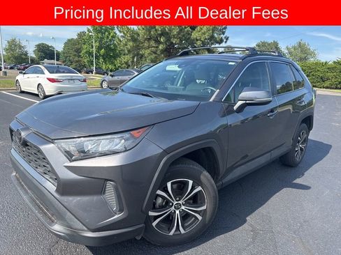 Used 2021 Toyota RAV4 LE AWD/4WD image 1