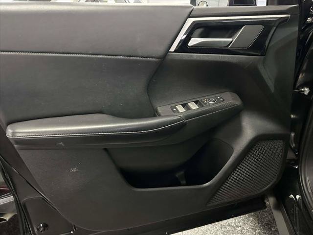 Used 2024 Mitsubishi Outlander SE AWD/4WD image 15