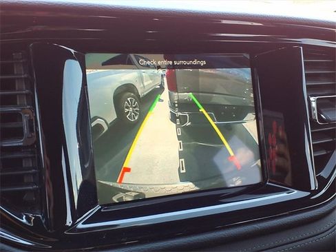 Used 2022 Dodge Durango GT image 11