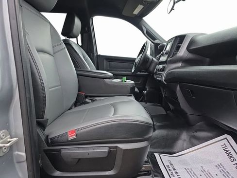 Used 2024 RAM 2500 Tradesman w/ Chrome Appearance Group image 13