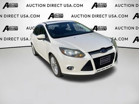 Used 2014 Ford Focus Titanium FWD image 3