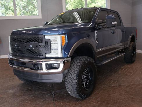 Used 2017 Ford F250 Lariat w/ Lariat Ultimate Package AWD/4WD image 3