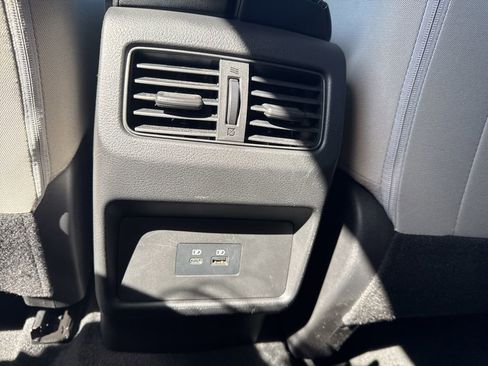 Used 2023 Nissan Rogue SV image 33