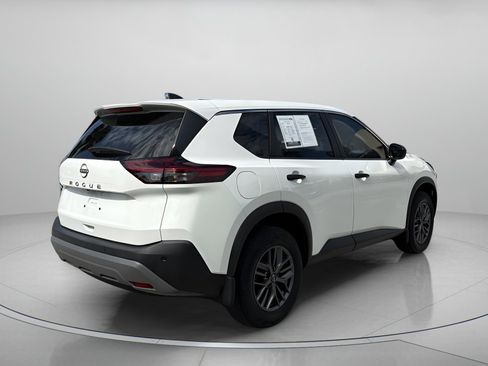 Used 2022 Nissan Rogue S FWD image 3