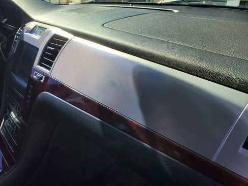 Used 2011 Cadillac Escalade 2WD image 38