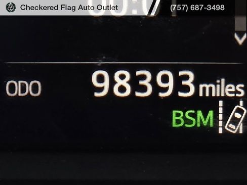 Used 2018 Toyota RAV4 SE image 27