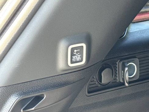 New 2027 Jeep Grand Cherokee Limited RWD image 19