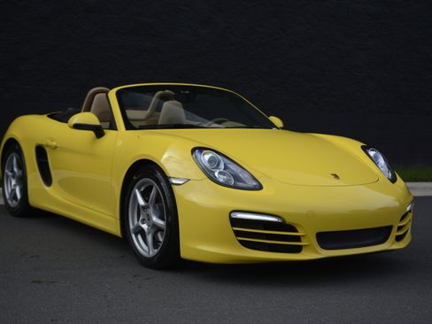 Used 2013 Porsche Boxster RWD image 9