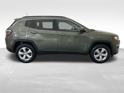 Used 2018 Jeep Compass Latitude w/ Popular Equipment Group image 7