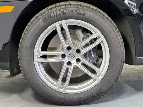 Certified 2026 Porsche Macan AWD/4WD image 33